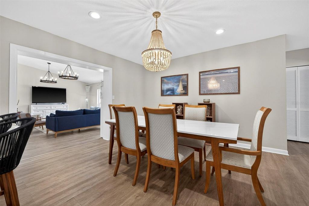 Image 10 of property listing at 4705 FOXSHIRE CIRCLE, Tampa, FL 33624