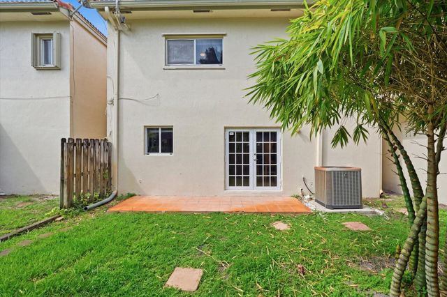 5880 SW 99th Terrace, Cooper City, FL 33328