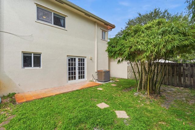 5880 SW 99th Terrace, Cooper City, FL 33328