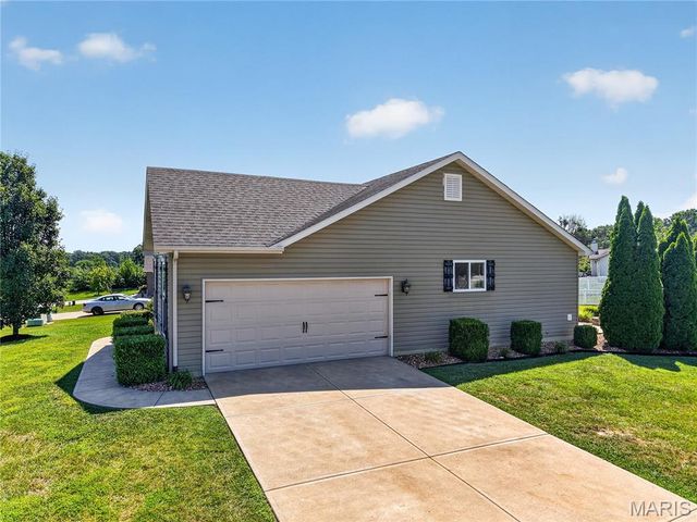 24 Austin Oaks Drive, Moscow Mills, MO 63362