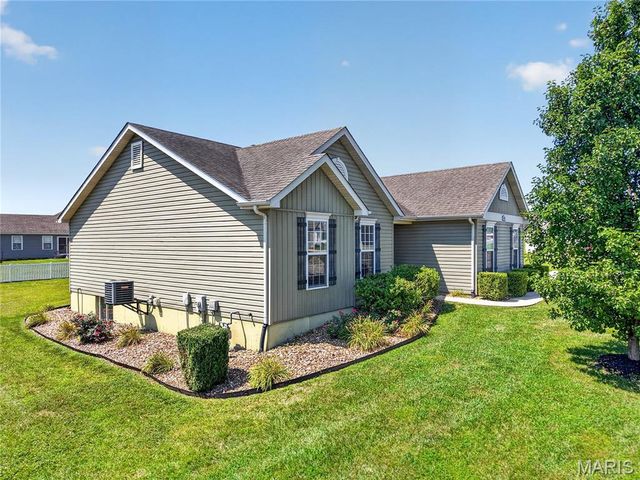 24 Austin Oaks Drive, Moscow Mills, MO 63362