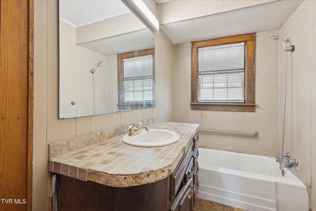 279 Chapel Street, Weber City, VA 24290