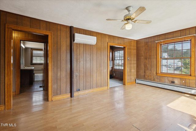 279 Chapel Street, Weber City, VA 24290