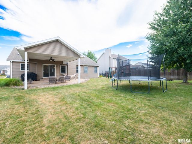 1909 COBBLESTONE Street, Washington, IL 61571