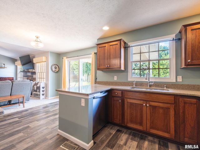 1909 COBBLESTONE Street, Washington, IL 61571