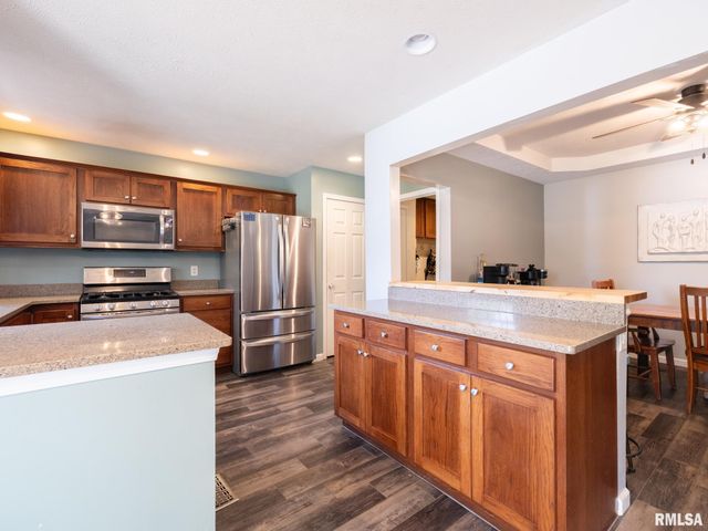 1909 COBBLESTONE Street, Washington, IL 61571