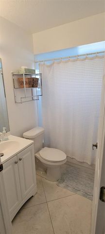 1211 CAPRI ISLES BOULEVARD 144, Venice, FL 34292