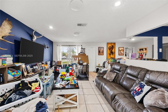 11301 NW 32nd Pl, Sunrise, FL 33323