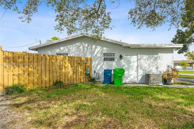11301 NW 32nd Pl, Sunrise, FL 33323