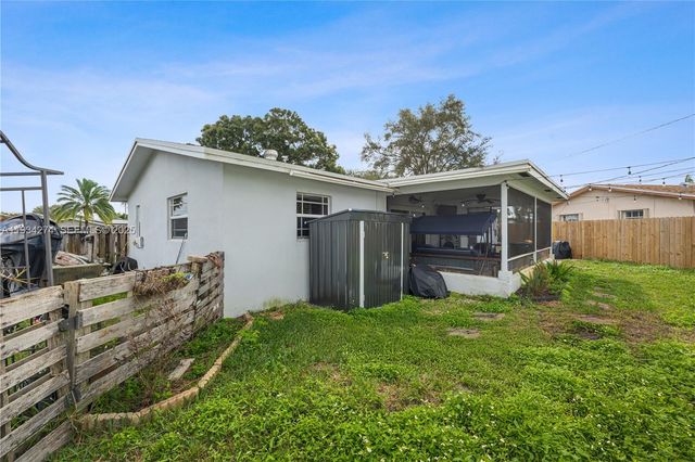 11301 NW 32nd Pl, Sunrise, FL 33323