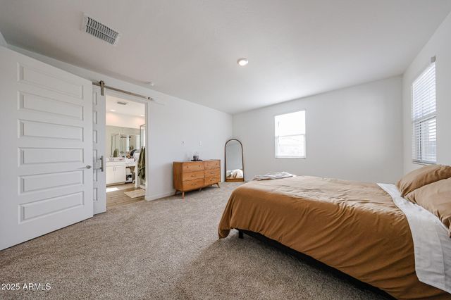 8334 E PALOMA Avenue, Mesa, AZ 85212