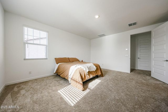 8334 E PALOMA Avenue, Mesa, AZ 85212