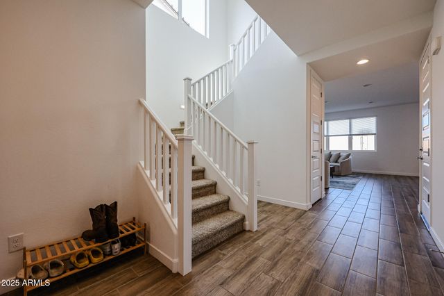 8334 E PALOMA Avenue, Mesa, AZ 85212