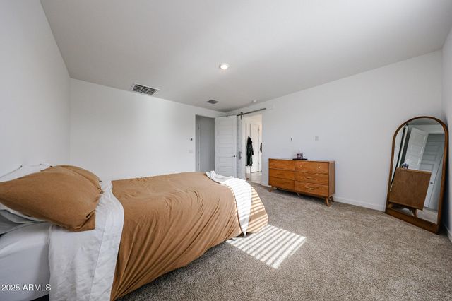 8334 E PALOMA Avenue, Mesa, AZ 85212