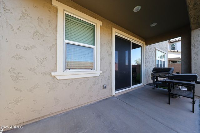 8334 E PALOMA Avenue, Mesa, AZ 85212