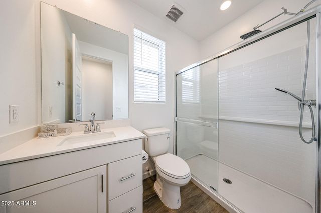 8334 E PALOMA Avenue, Mesa, AZ 85212