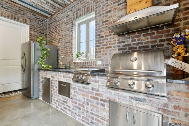 11081 Toria Ln, St Amant, LA 70774