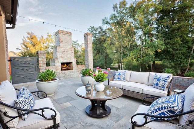 11081 Toria Ln, St Amant, LA 70774