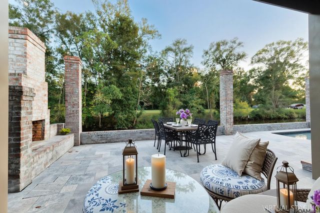 11081 Toria Ln, St Amant, LA 70774