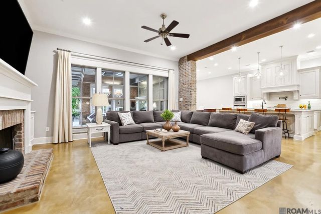 11081 Toria Ln, St Amant, LA 70774