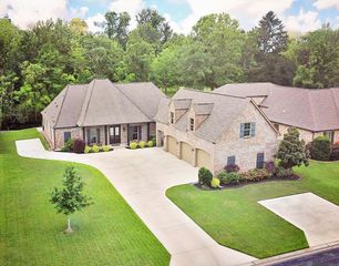 11081 Toria Ln, St Amant, LA 70774