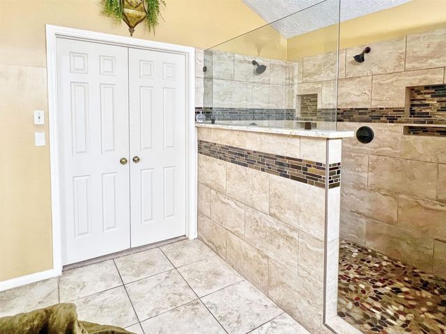 12510 Millvan Drive, Houston, TX 77070