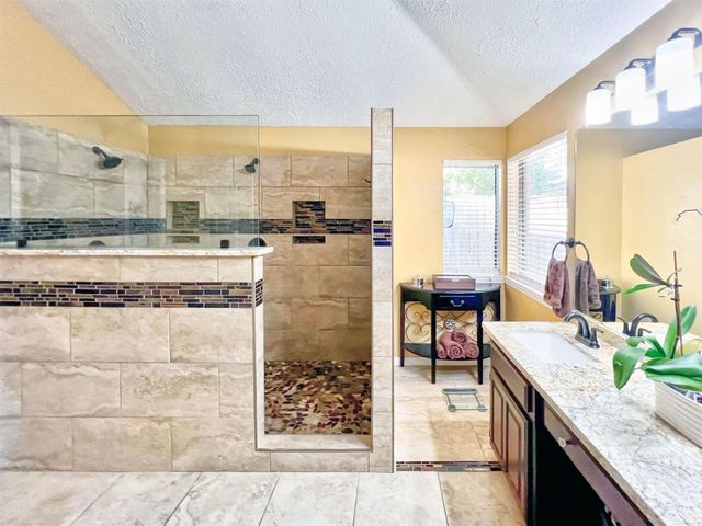 12510 Millvan Drive, Houston, TX 77070