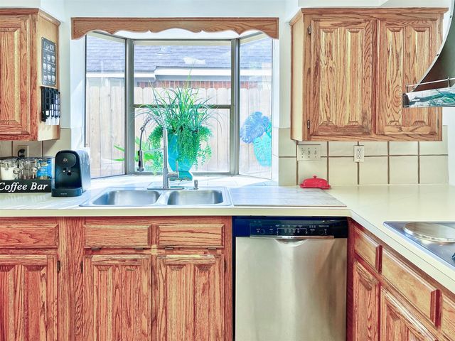 12510 Millvan Drive, Houston, TX 77070