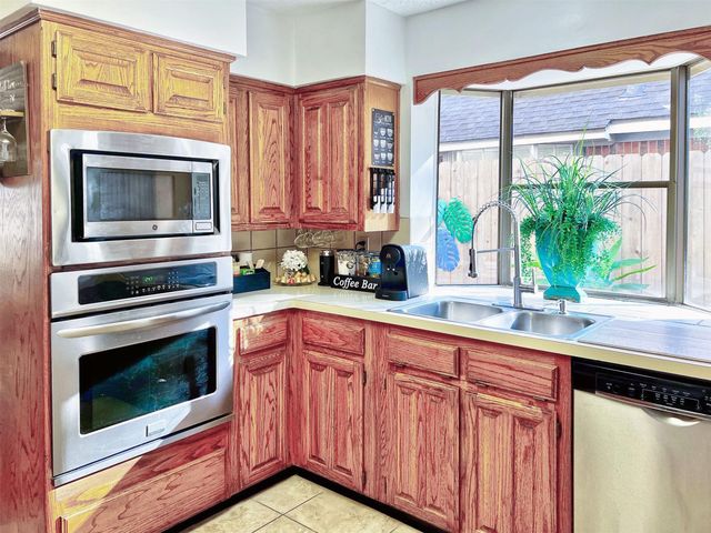 12510 Millvan Drive, Houston, TX 77070