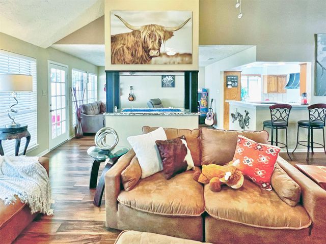 12510 Millvan Drive, Houston, TX 77070