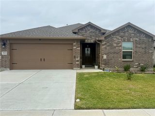 7825 Bronco Buster Dr, Corpus Christi, TX 78414