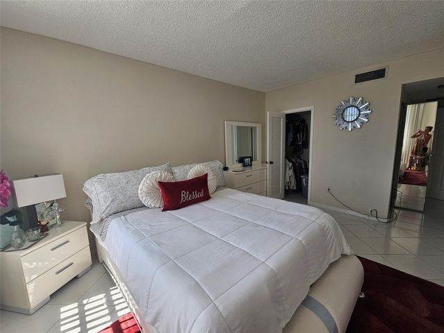 1980 S Ocean Drive 21l, Hallandale Beach, FL 33009