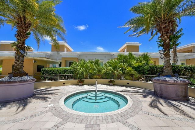 800 N TAMIAMI TRAIL 211, Sarasota, FL 34236