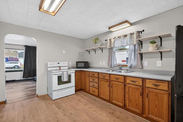 117 N CHERRY STREET, Hortonville, WI 54944