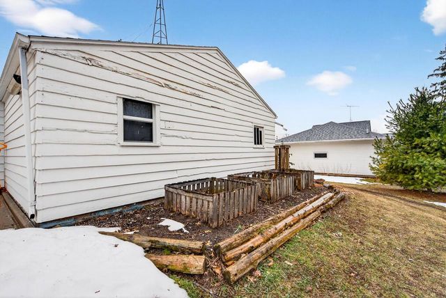 117 N CHERRY STREET, Hortonville, WI 54944