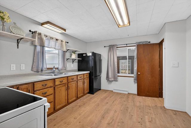 117 N CHERRY STREET, Hortonville, WI 54944