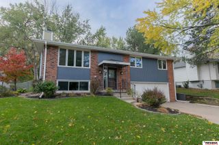 5615 Dogwood Drive, Lincoln, NE 68516