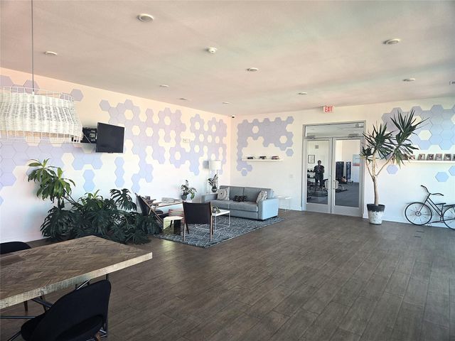 4361 S Congress Ave 301, Austin, TX 78745