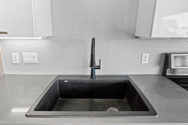 4361 S Congress Ave 301, Austin, TX 78745