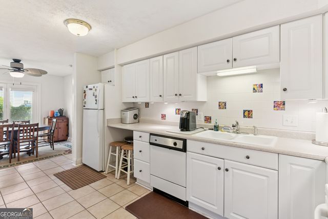 809 Mallery Street D, St. Simons, GA 31522