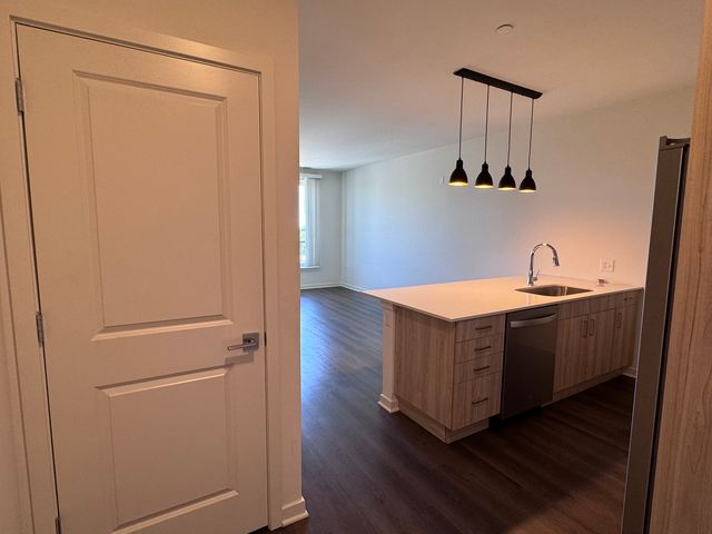 122 E Northwest Highway 612, Mount Prospect, IL 60056