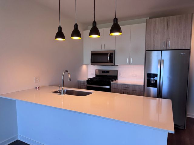 122 E Northwest Highway 612, Mount Prospect, IL 60056