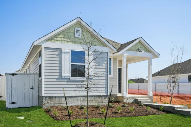 135 Summer DR, Elgin, TX 78621