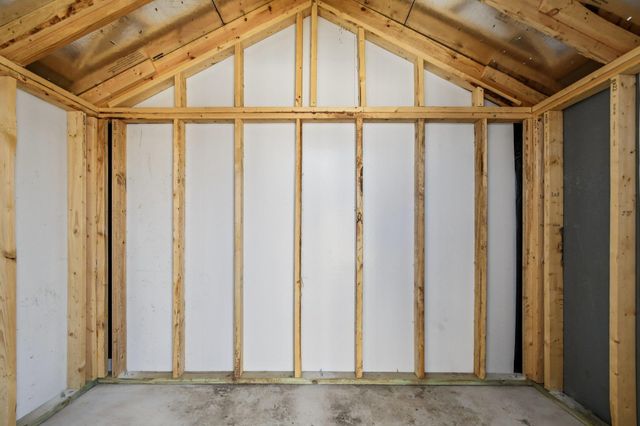 135 Summer DR, Elgin, TX 78621