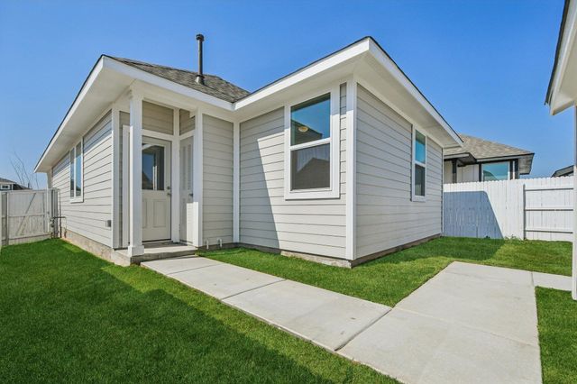 135 Summer DR, Elgin, TX 78621