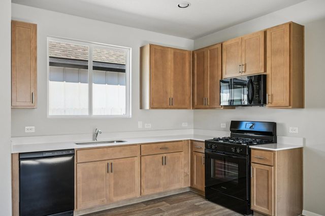 135 Summer DR, Elgin, TX 78621