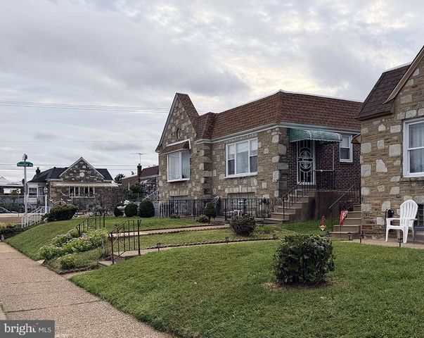 7702 BRADFORD ST, Philadelphia, PA 19152