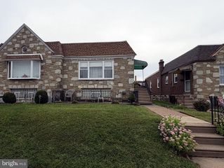 7702 BRADFORD ST, Philadelphia, PA 19152