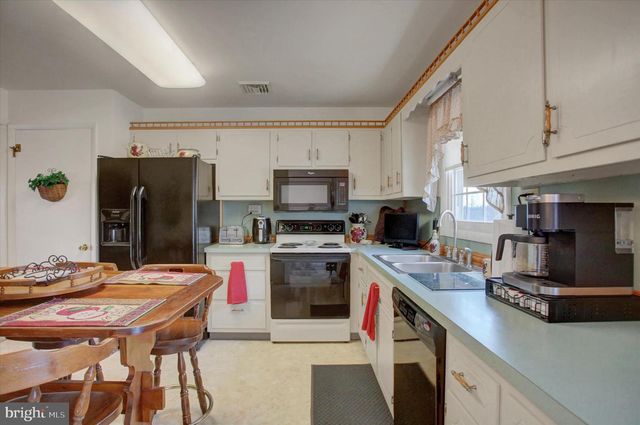 600 SHIPPENSBURG RD, Shippensburg, PA 17257