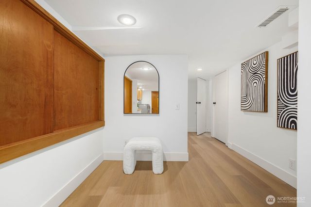 2423 3rd Avenue W, Seattle, WA 98119